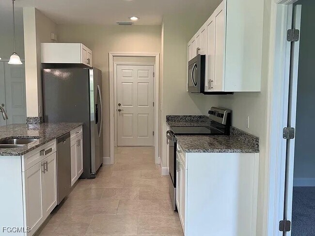 Building Photo - 2508 20th St W