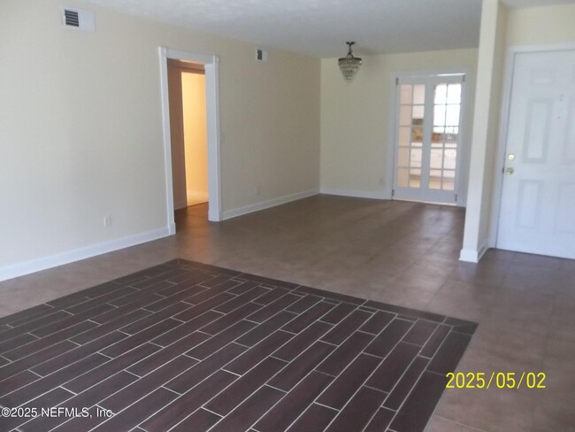 Building Photo - 4915 Baymeadows Rd