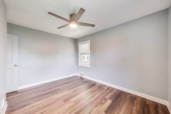 Building Photo - 4118 Prairie Ave
