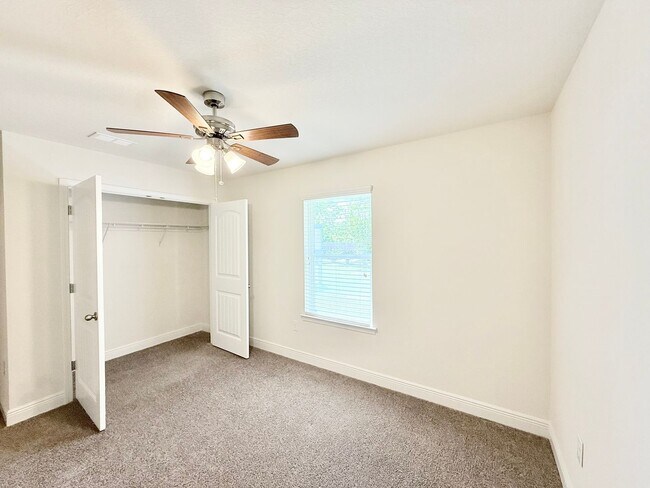 Building Photo - Spacious 4-Bedroom Home - Pace Mill Creek