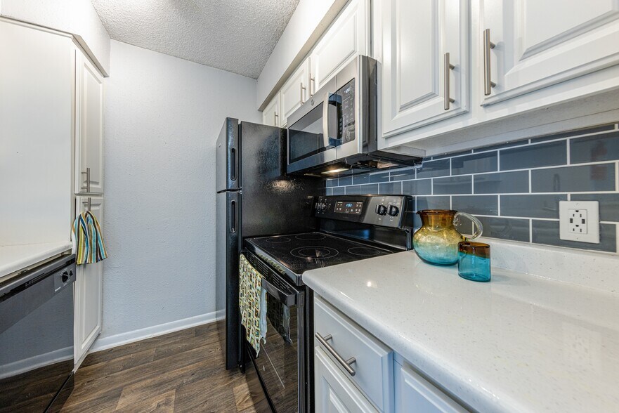 The Legacy at Clear Lake 270 El Dorado Blvd ster TX 77598