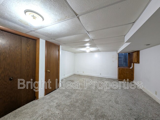 Building Photo - 1173 County B Rd W
