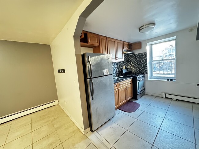 Building Photo - 92 Hancock Ave