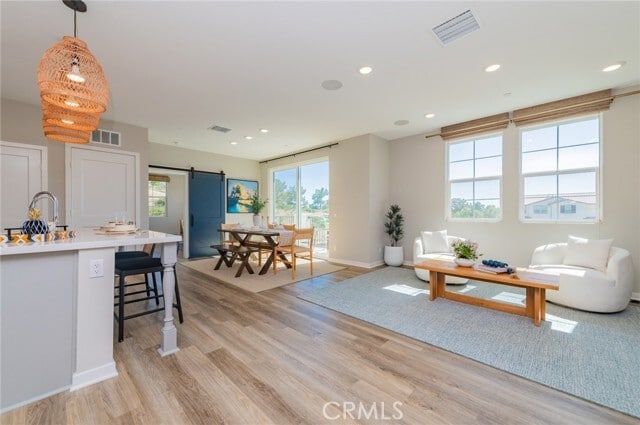 Building Photo - 209 Niebla Ln