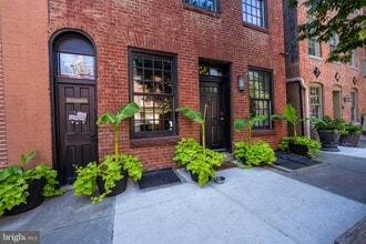 Building Photo - 840 S Bond St
