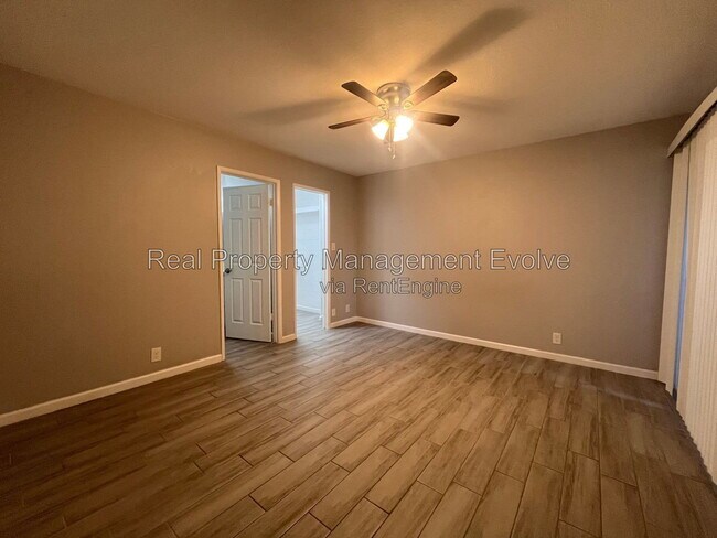 Building Photo - 408 W Blackhawk Dr