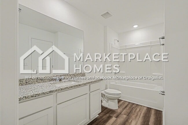 Building Photo - 11890 Sylvia St