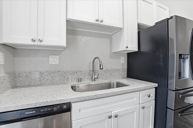 Building Photo - 2491-2491 American River Dr