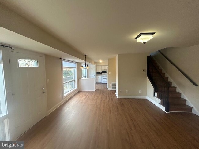 Primary Photo - 10142 Fair Wds Dr