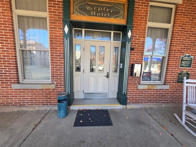 Building Photo - 900 Market St