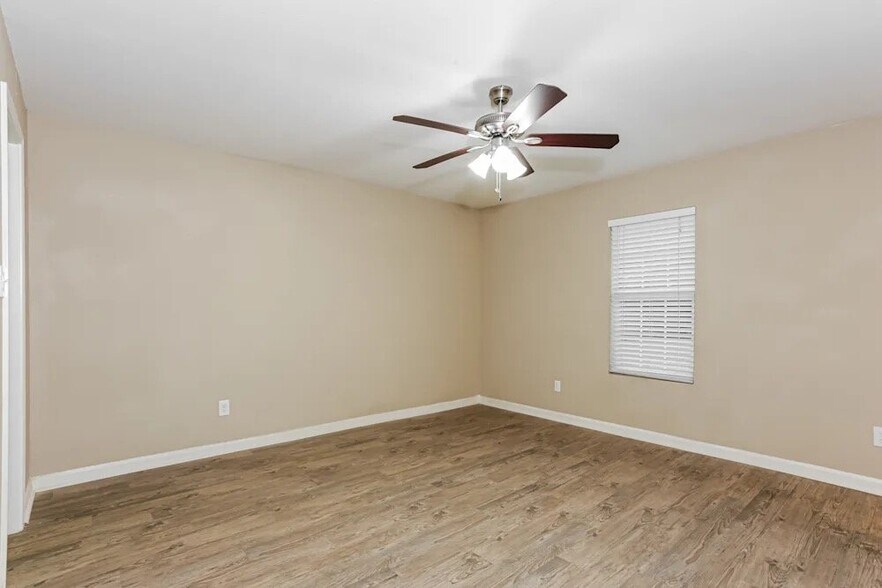 Building Photo - 2309 Tallowood Ct
