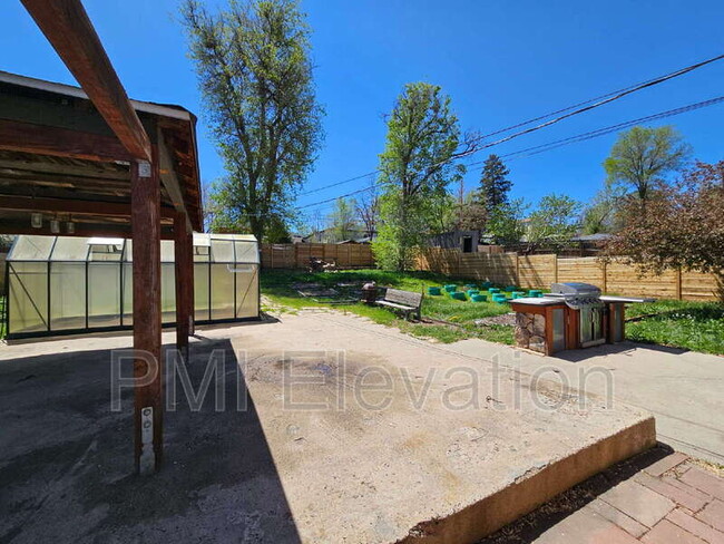 Building Photo - 1332 W Virginia Ave