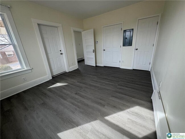 Building Photo - 807 Chestnut St