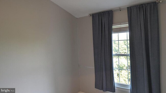 Building Photo - 20970 Rootstown Terrace