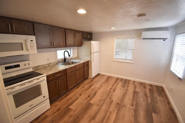 Building Photo - 2716 Deep Forest Cir