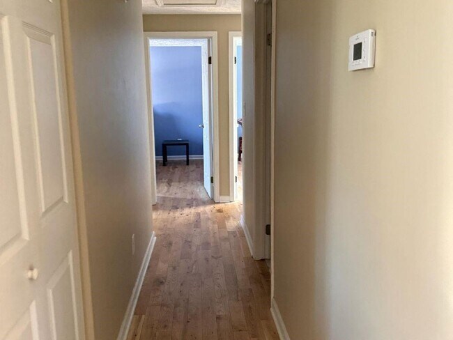 Building Photo - 1733 Ellenwood Dr NE