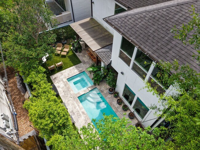 Building Photo - 2518 Southgate Blvd