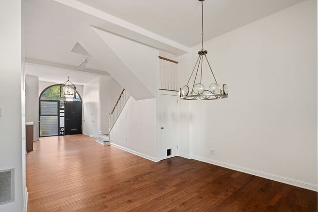 Building Photo - Incredible Rittenhouse Home