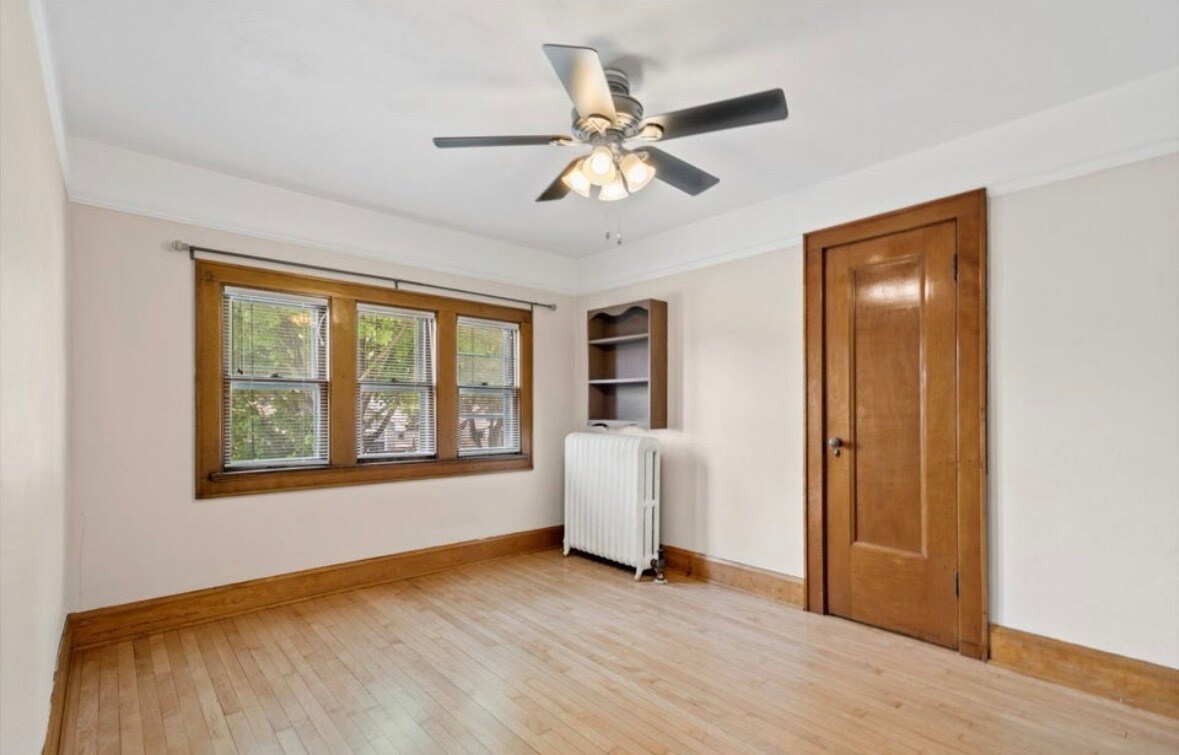 Building Photo - 1612 S 58th St