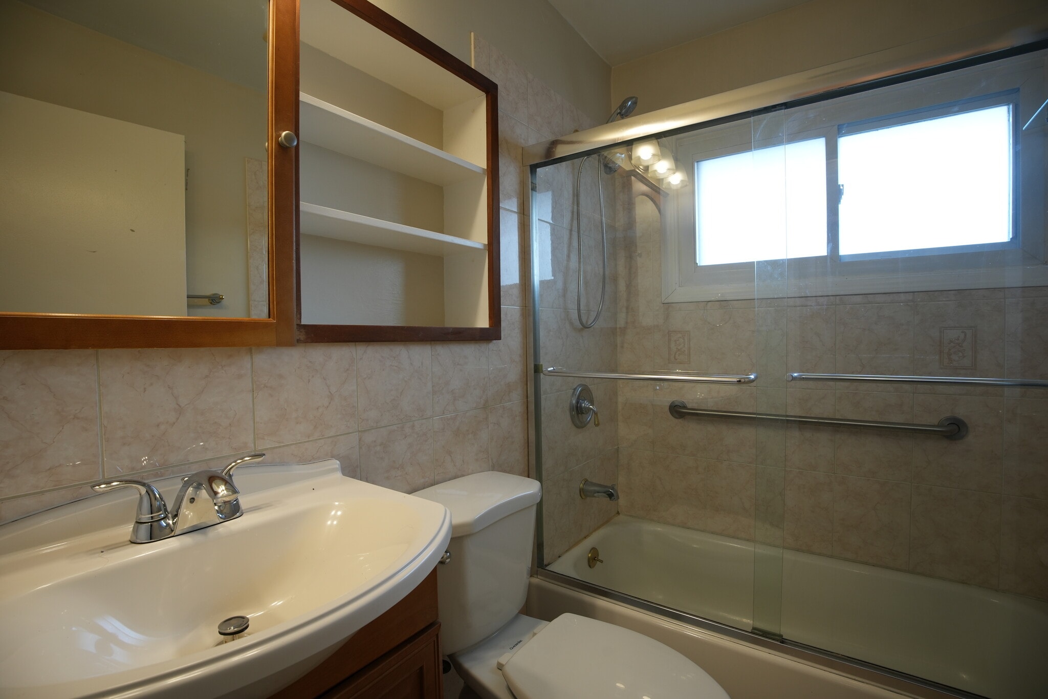 Building Photo - 90 Cobalt Ridge Dr E