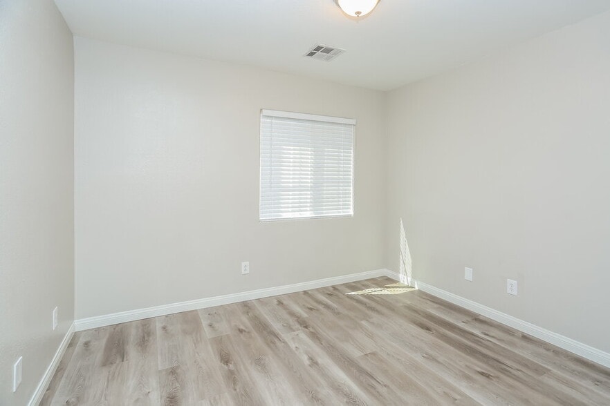 Building Photo - 6425 N Butterfly Sky St