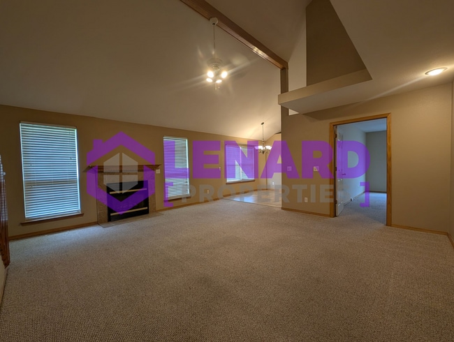 Building Photo - 714 Pinhook Dr