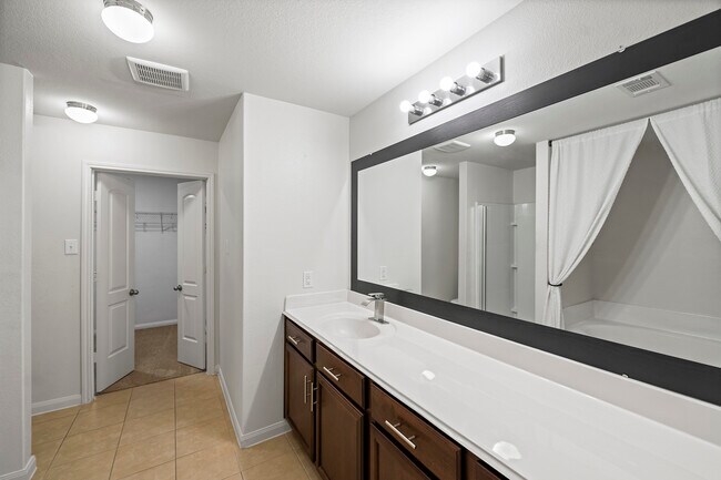 Building Photo - 9811 Texas Cut Ln