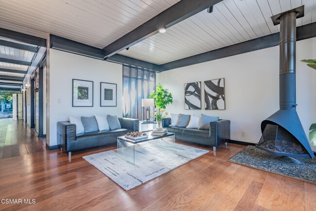 Building Photo - 1411 Ojai Rd