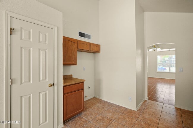 Building Photo - 4089 Tierra Bronce Dr