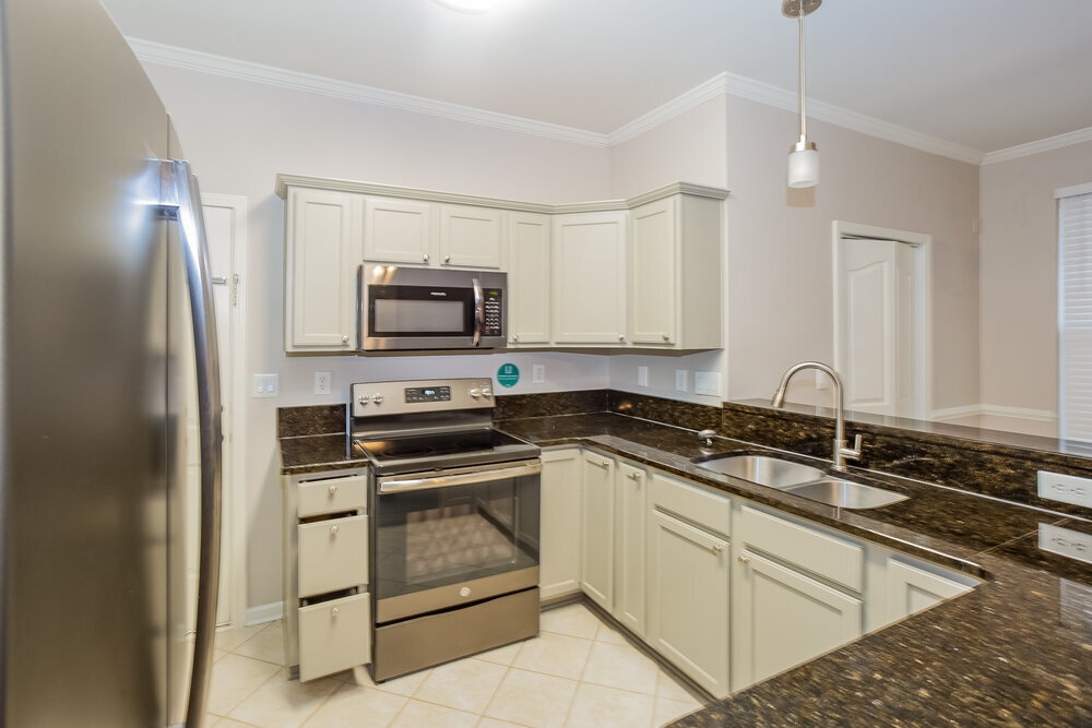 Building Photo - 5902 Shining Oak Ln