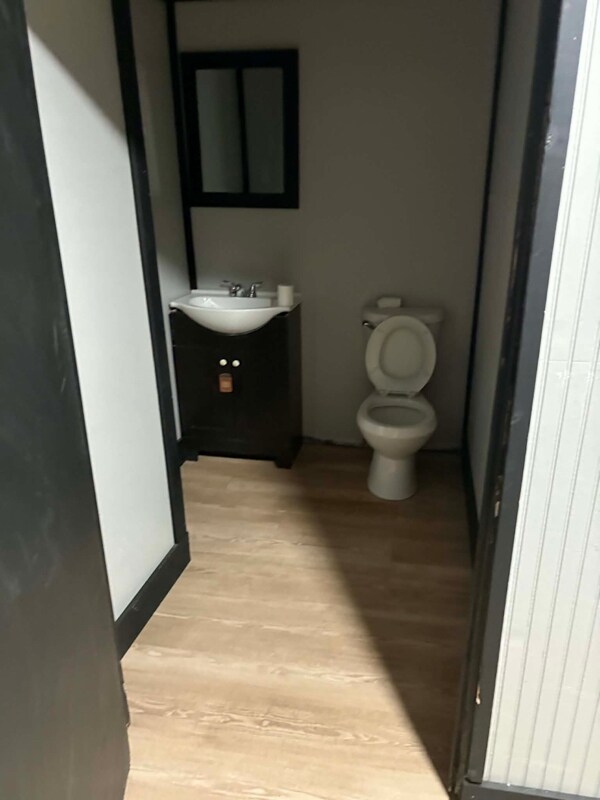 Building Photo - 324 Church St