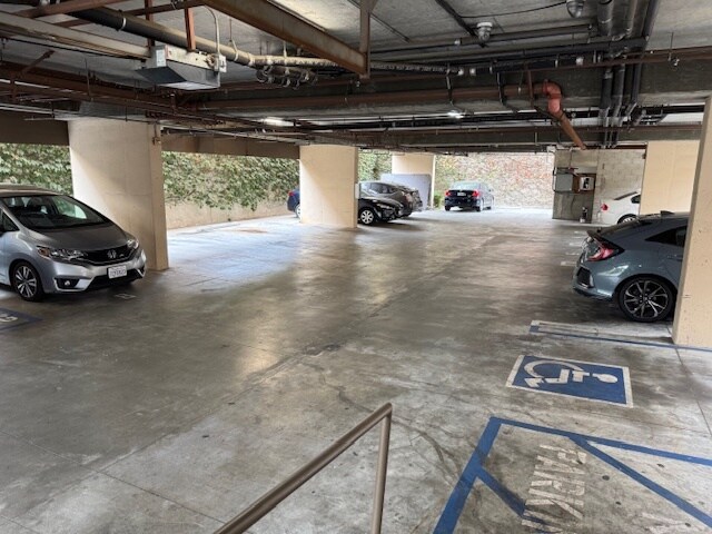 Building Photo - 11501 Hatteras St