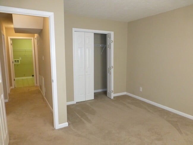 Building Photo - Spacious 3-Bed, 2-Bath Townhouse with Bonus Room & 2-Car Garage in North Knoxville