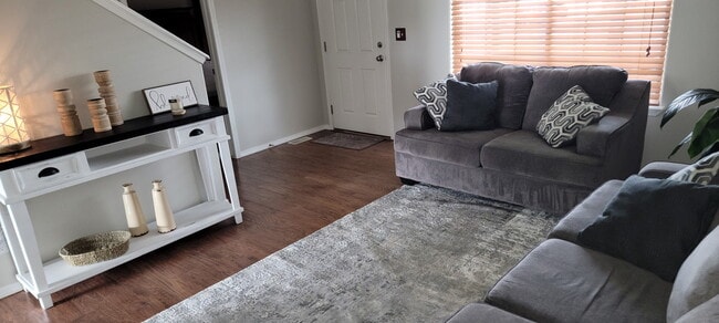 Building Photo - 3603 S Oxbow Dr