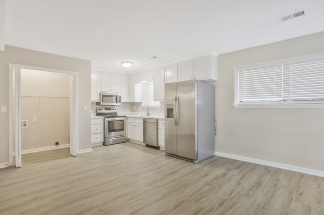 Building Photo - 4061 Oak Stone Dr