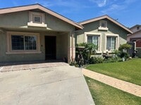 Building Photo - Wonderful 4-bed/3-bath gated home in Azusa.