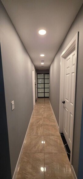 Building Photo - 15947 Amber Valley Dr