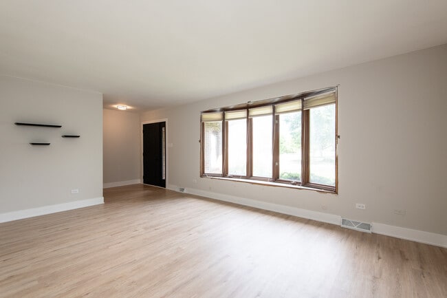 Building Photo - 13040 W Tanglewood Cir