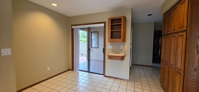 Building Photo - 2200 NW Doral St