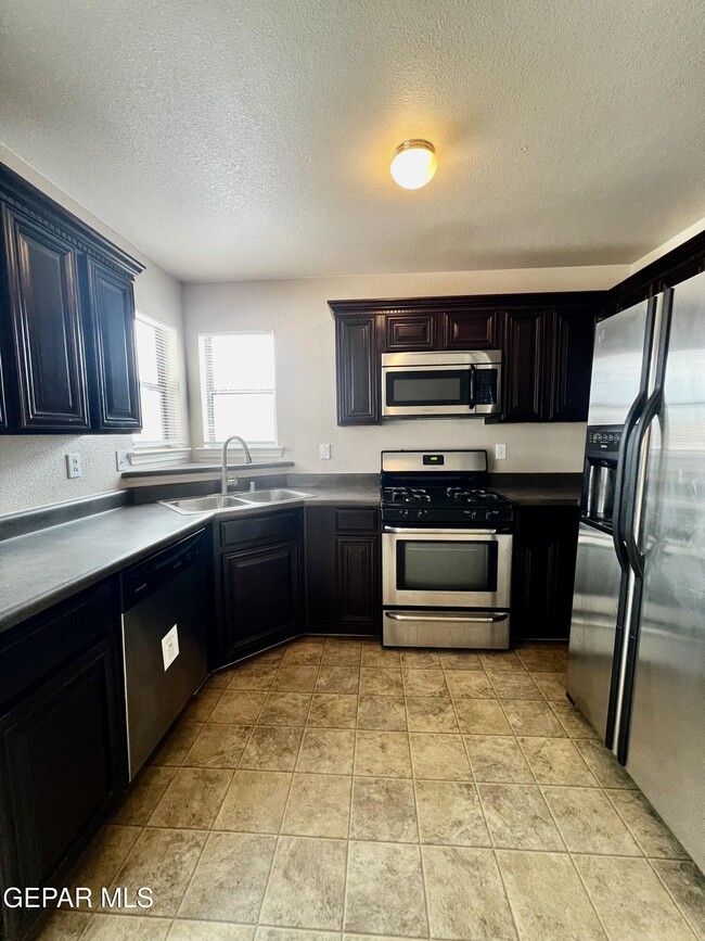 Building Photo - 14160 Lasso Rock Dr