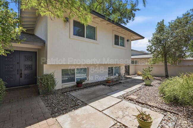 Building Photo - 207 E El Caminito Dr