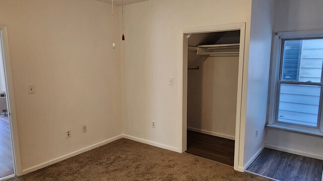 Building Photo - 49 Amm St