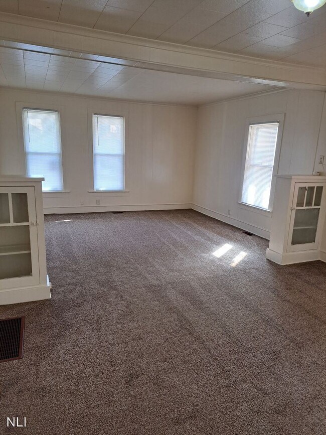 3 br, 2 bath House 1623 Cass St 1623 Cass St Fort Wayne IN 46808