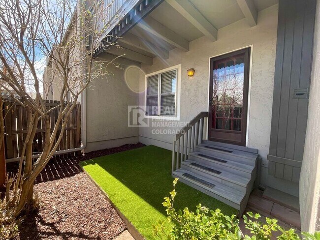 Building Photo - 7110 S Gaylord St