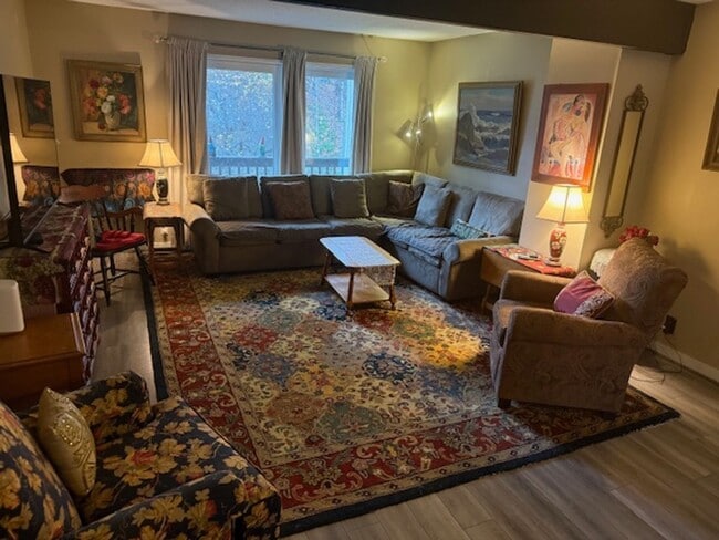 Building Photo - 3 Bedroom Condo in Hanover