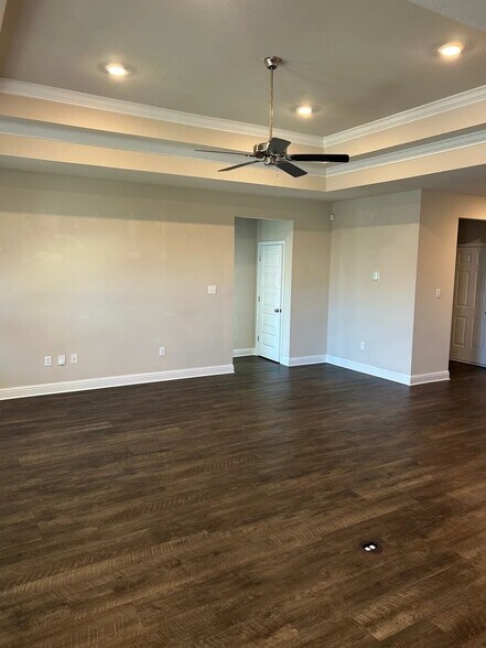 Building Photo - 9466 Belle Crk Dr