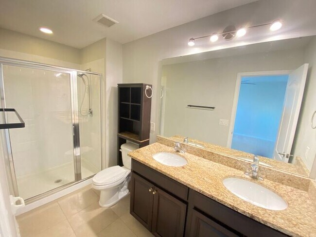 Building Photo - 600 Northern Way