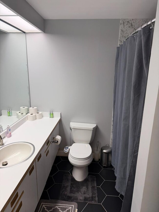 Building Photo - 44 W Broadway