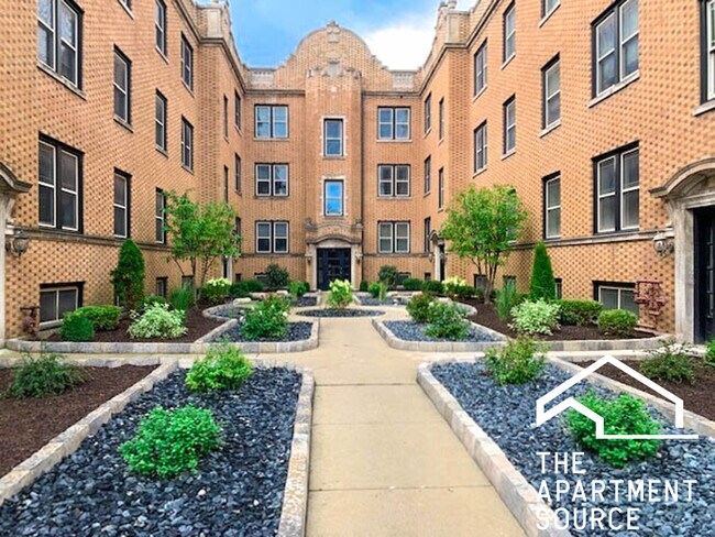 Building Photo - 3808 N Sheffield Ave