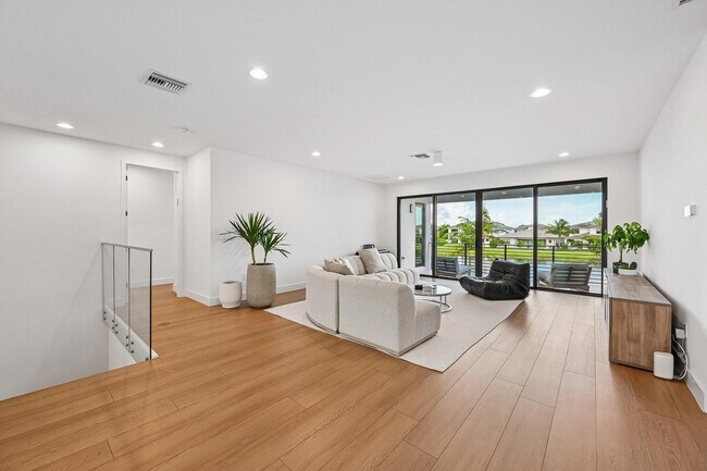 Building Photo - 17070 Rainbow Fls Trl